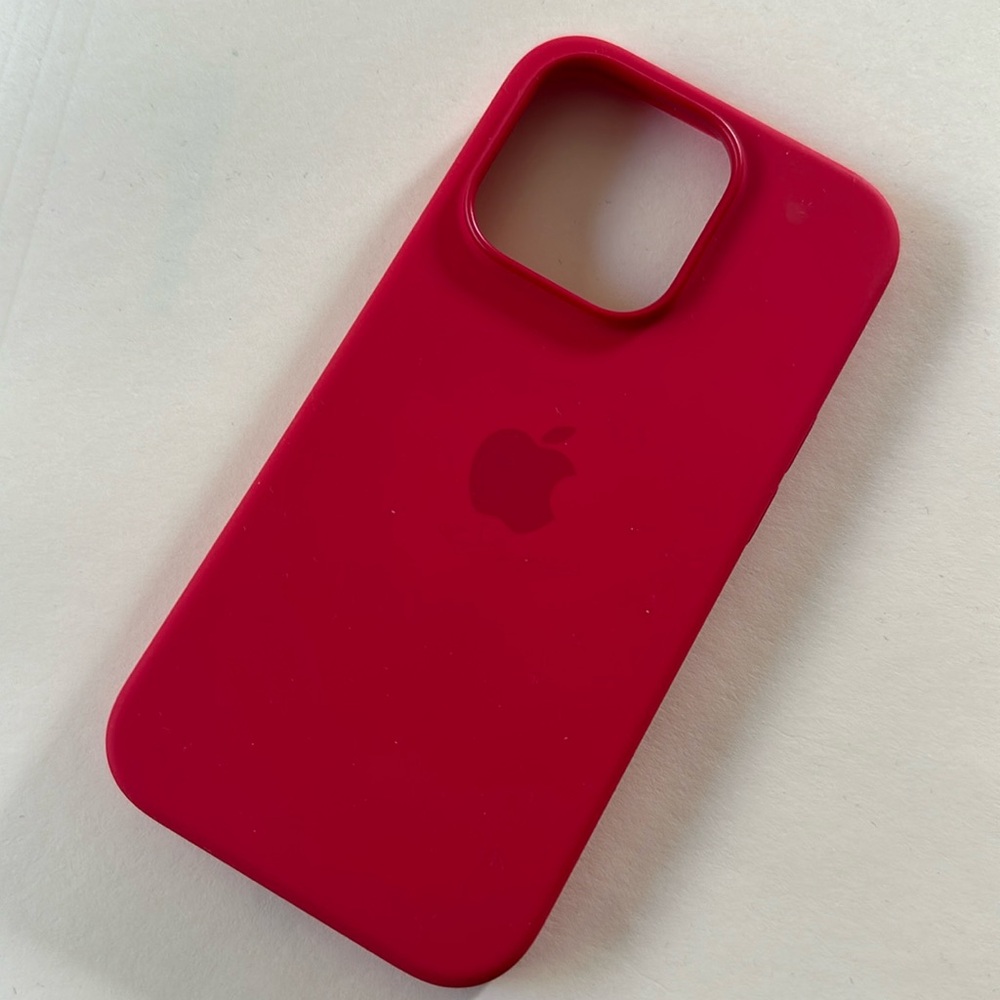 Apple iPhone 14 Pro Silicone MagSafe Case Red